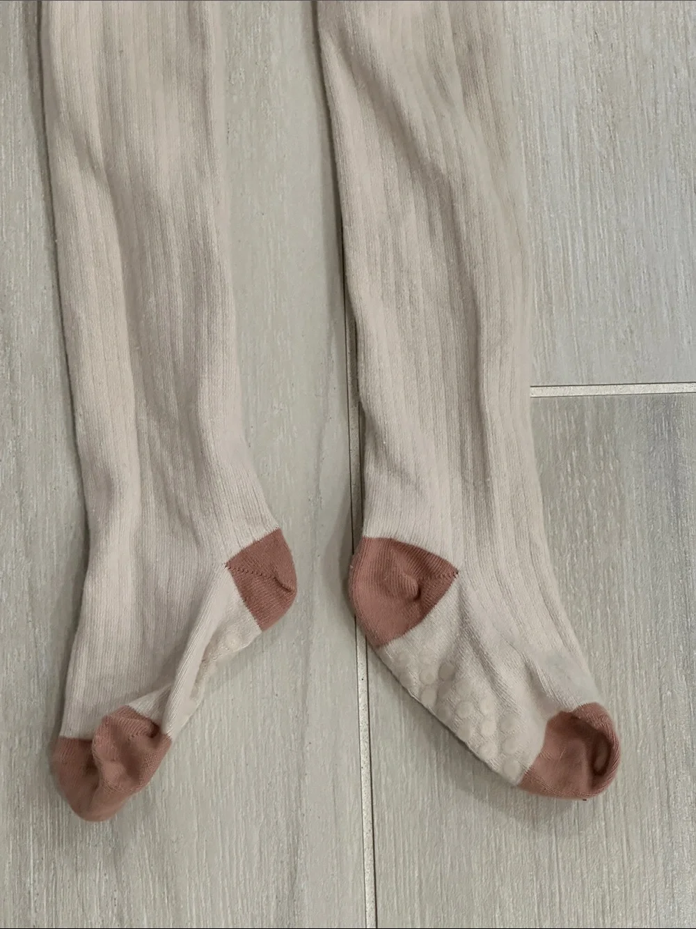pehr 4-5T Cream Ribbed Kids Tights with Pink Heel & Toe - Grippy Bottom